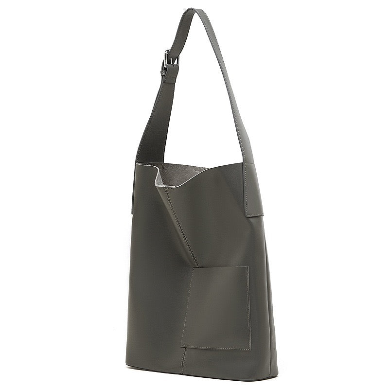 Leather Hobo Bag – Minimalist Silhouette with Signature Pocket Detail