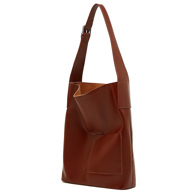 Leather Hobo Bag – Minimalist Silhouette with Signature Pocket Detail