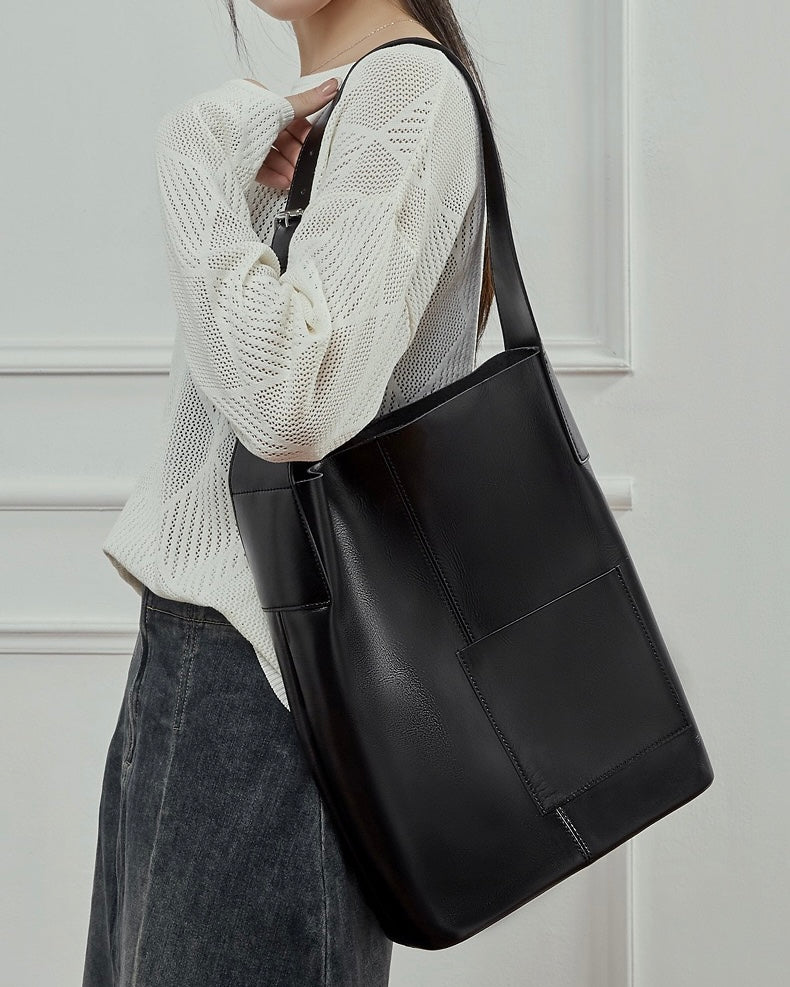 Leather Hobo Bag – Minimalist Silhouette with Signature Pocket Detail