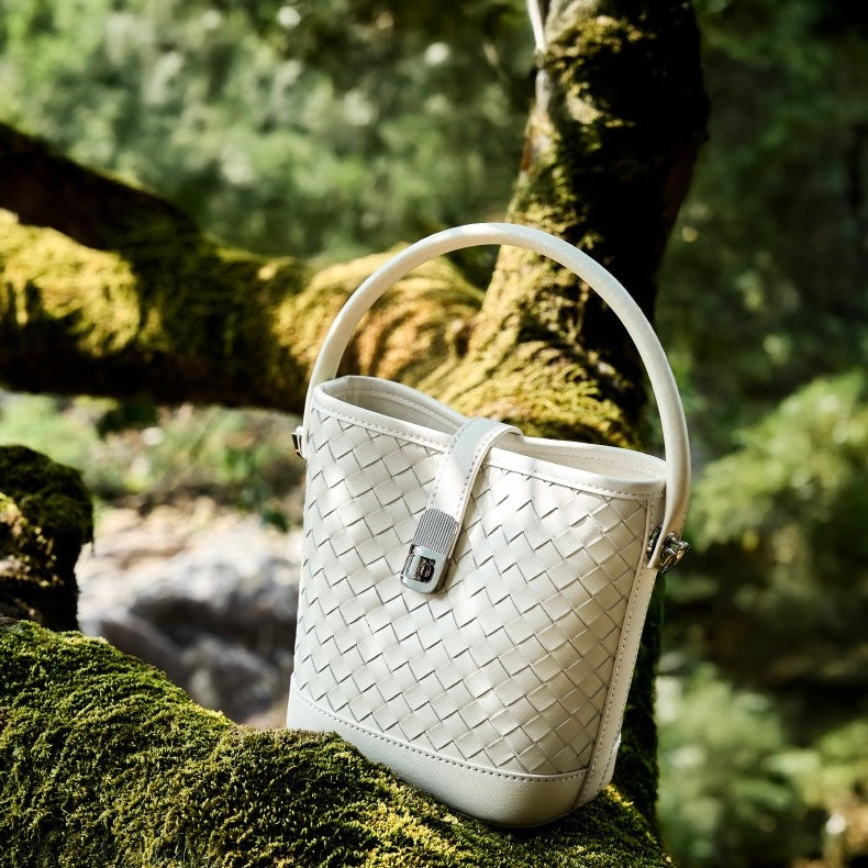 Women’s Genuine Sheepskin Woven Bucket Bag – Elegant Commuter Style