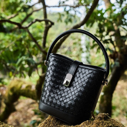 Women’s Genuine Sheepskin Woven Bucket Bag – Elegant Commuter Style